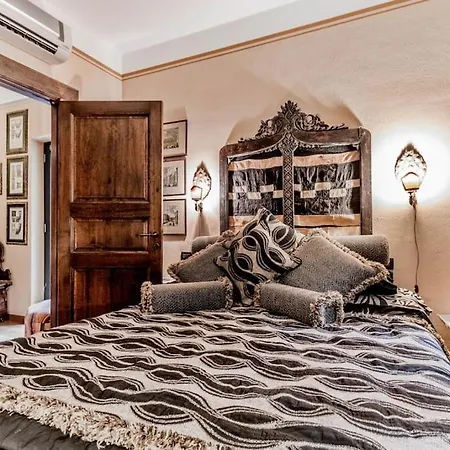 Luxurious With Swimming Pool