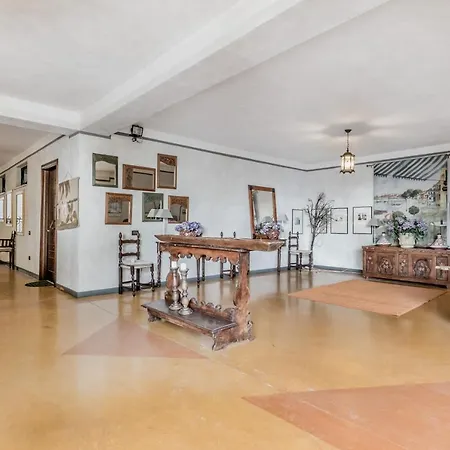 Luxurious With Swimming Pool וילה Calvi dellʼ Umbria