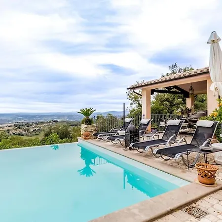 וילה Luxurious With Swimming Pool