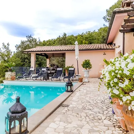 Luxurious With Swimming Pool Villa